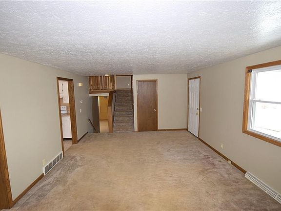 5th image of 3023 Maplegrove Ave