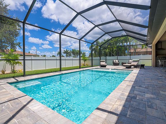 2nd image of 4823 Agualinda Blvd