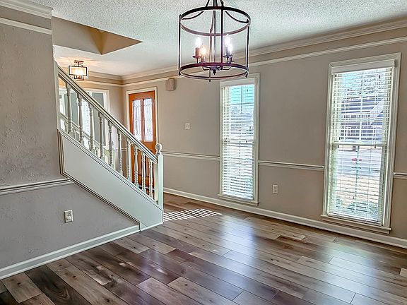 4th image of 9148 Sycamore Creek Cv