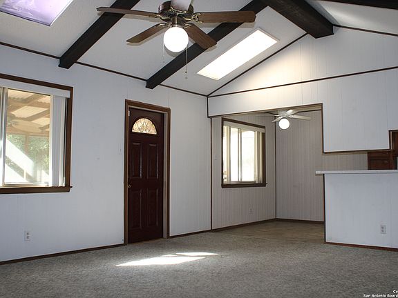 3rd image of 406 GREYCLIFF DR
