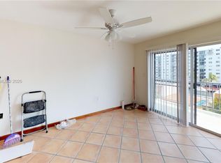 Caribbean House Condo, North Miami Beach, FL 33160