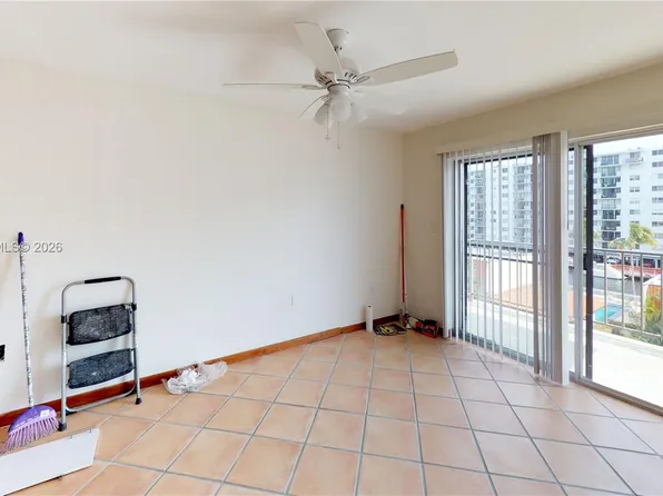 3665 NE 167th St APT 501, North Miami Beach, FL 33160