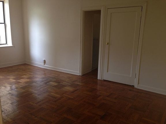 5th image of 350 Empire Blvd APT 1G