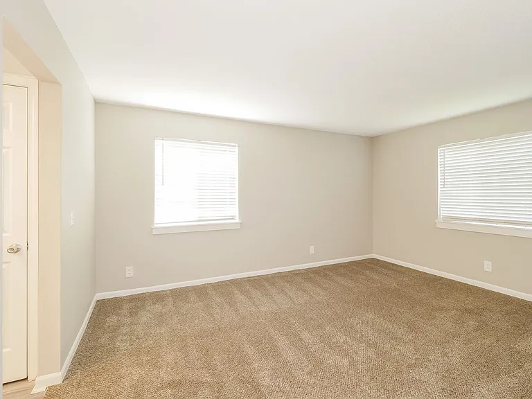 Hunters Glen Apartments — Photo 59