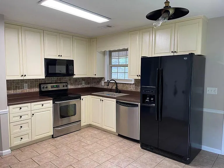 2072 Cribbs Mill Ln — Photo 14