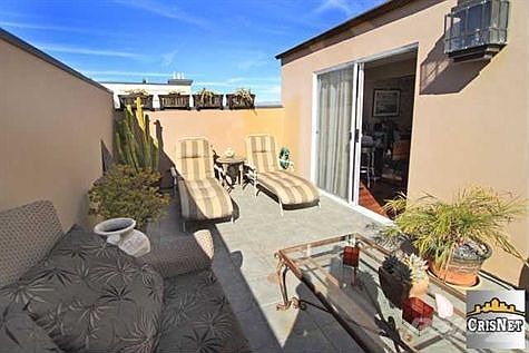3rd image of 5224 Zelzah Ave Unit 305