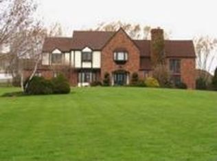 107 Sugar Camp Rd, Venetia, PA 15367