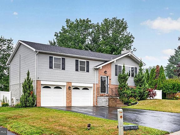 2nd image of 62 Taylor Ct