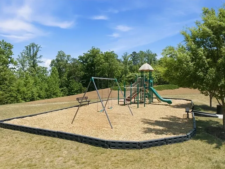 806 Blue Moon Ct — Photo 36
