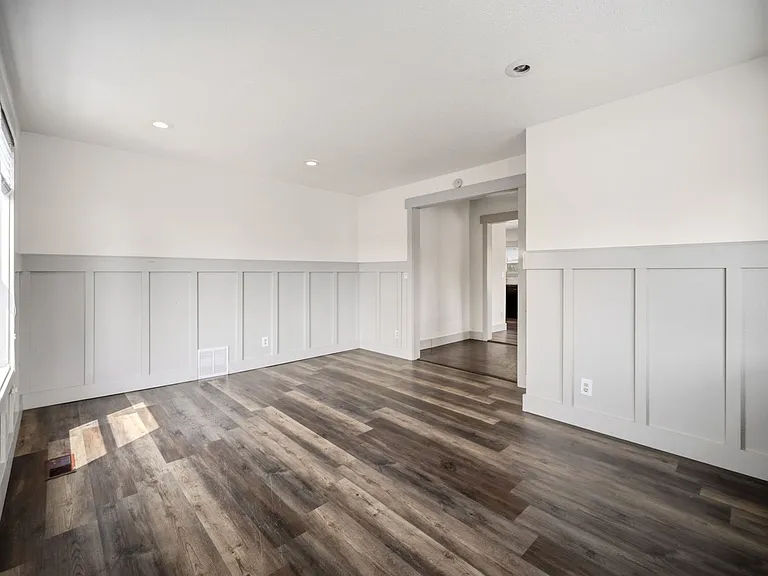 5703 N Regal St — Photo 23