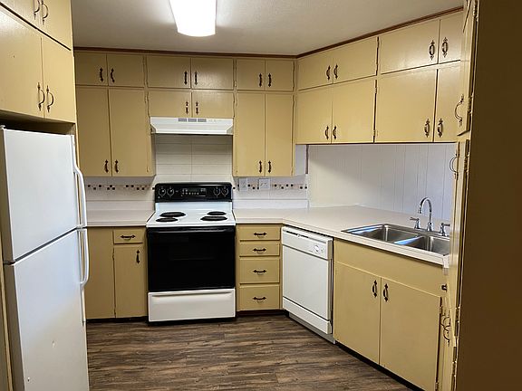 2nd image of 113 National Blvd APT C