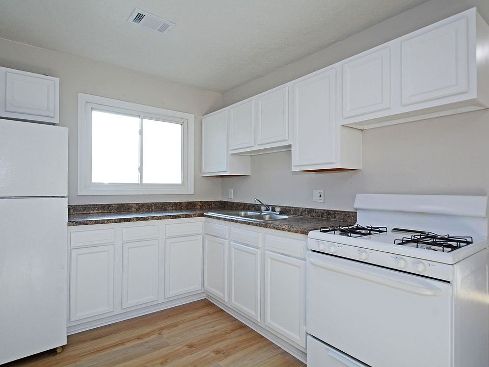 1st image of 2606 E Hennepin Ave #3
