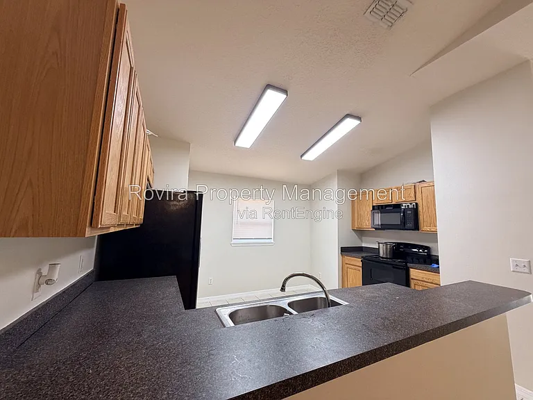 175 Ridgebrook Ct — Photo 3
