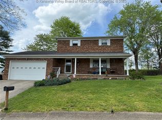 5098 Heather Pl, Cross Lanes, WV 25313