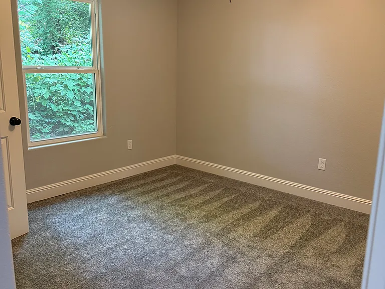 406 N Elliott St — Photo 16