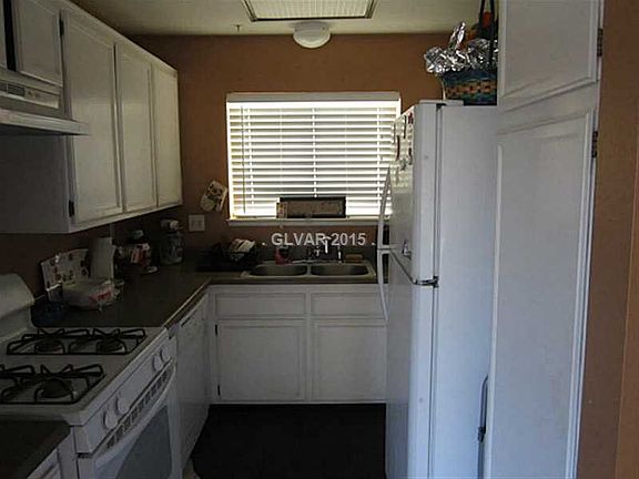 4th image of 1600 S Sloan Ln