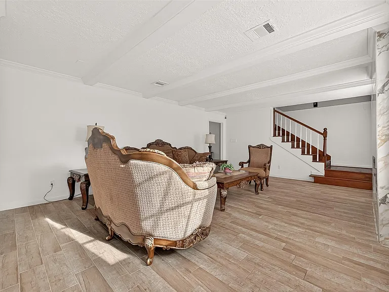 3815 Fernglade Dr — Photo 6