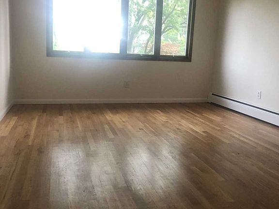 4th image of 662 Greeley Ave Floor 2