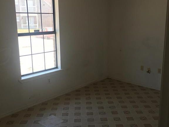 3rd image of 4106 Lennox APT 4