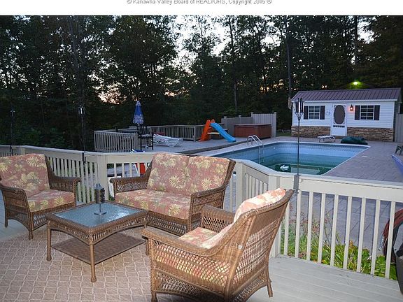 2nd image of 17 White Oak Dr