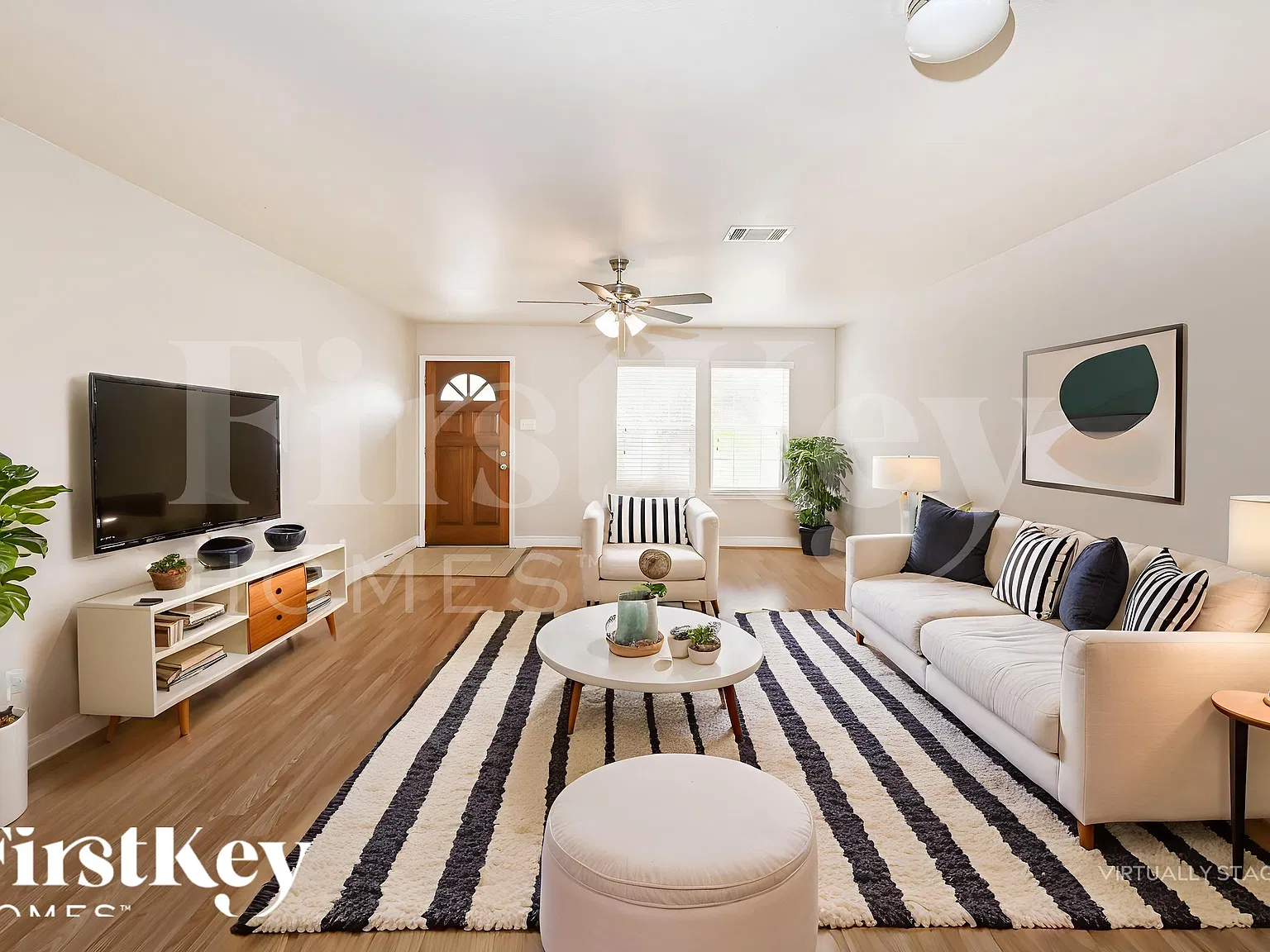 4 bed, 2.5 bath, 2240 sqft, $2,310 — Photo 3