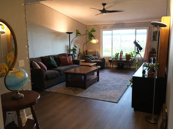 3044 Mountain Top Dr, Highland, CA 92346