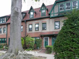 422 Burns St FLOOR 1, Forest Hills, NY 11375