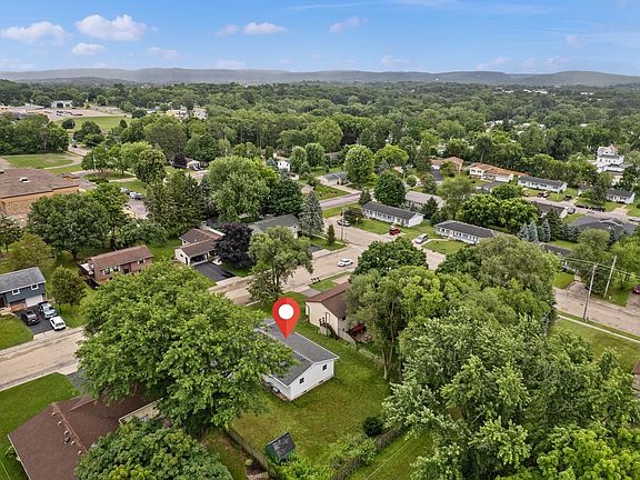 2nd image of 711 Dubois Dr