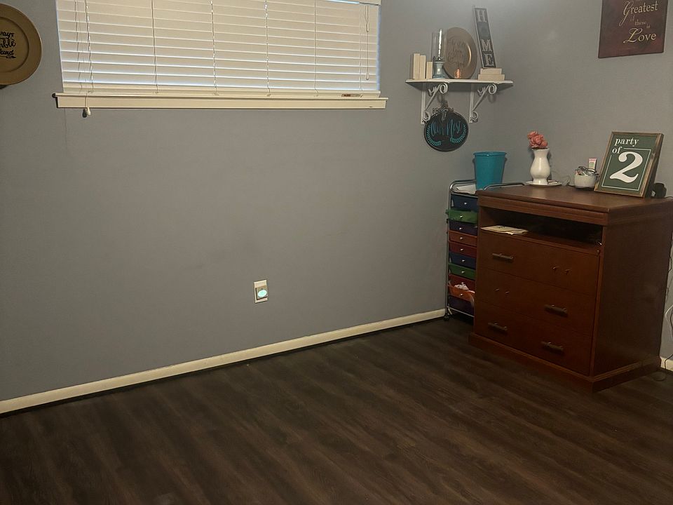 1st image of 201 Staples Dr