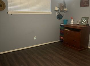 201 Staples Dr, Baytown, TX 77523
