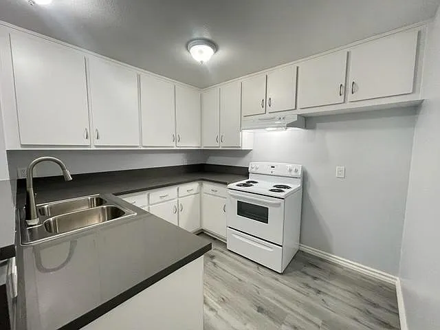 1750 Gillette Cres #103 — Photo 14