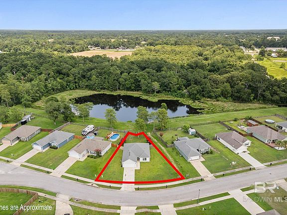 2nd image of 218 Lakefront Cir