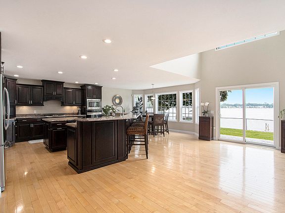 5th image of 2713 Woodbine Ave