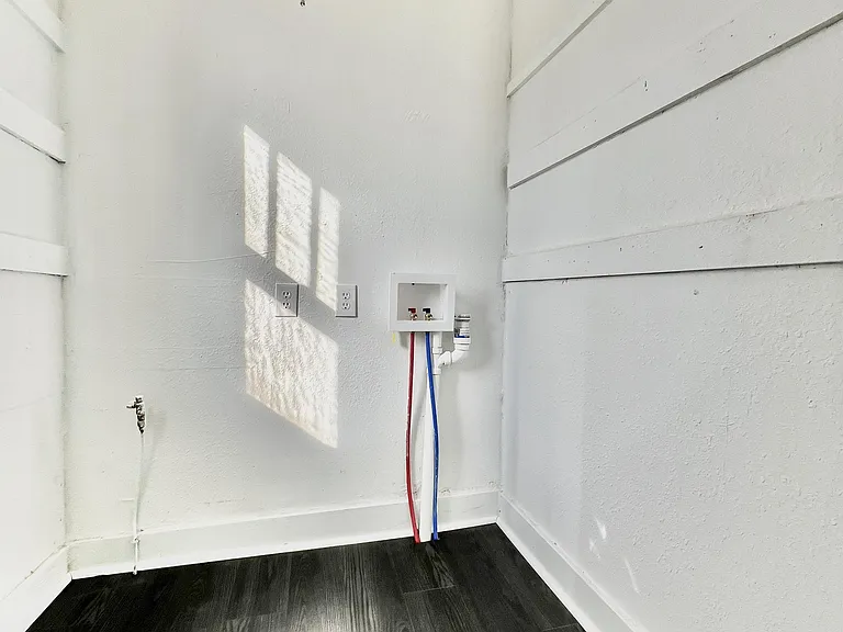 228 Pine St #A — Photo 4