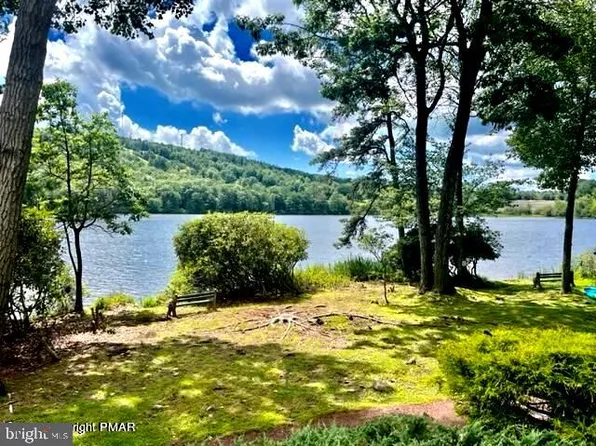 51 Midlake Dr #102H, Lake Harmony, PA 18624