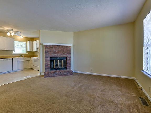 4th image of 3236 Lakeford Dr