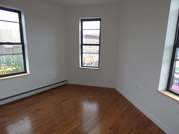 3rd image of 5940 Myrtle Ave #Num2