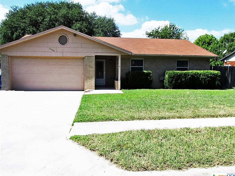 1st image of 2608 Phyllis Dr