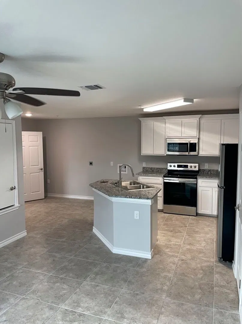 Miracle Apartments — Photo 3