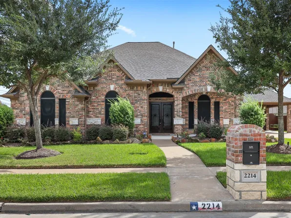 2214 W Lonesome Dove Dr, Deer Park, TX 77536