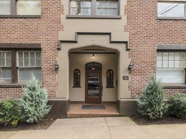 Elizabeth Apartments (Eliz01)