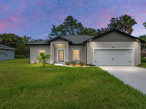2nd image of 2907 Vista Palm Dr