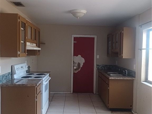 4th image of 4033 W Palomar Cir