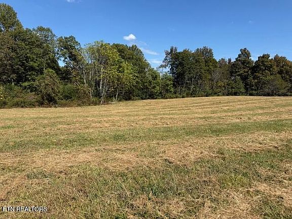 2nd image of 555 Smith Rd