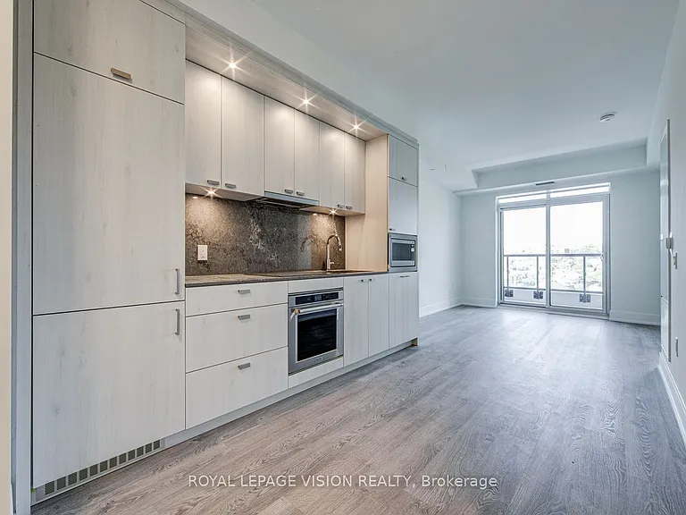 858 Dupont St #723 — Photo 11