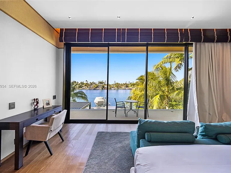 200 W Rivo Alto Dr — Photo 40