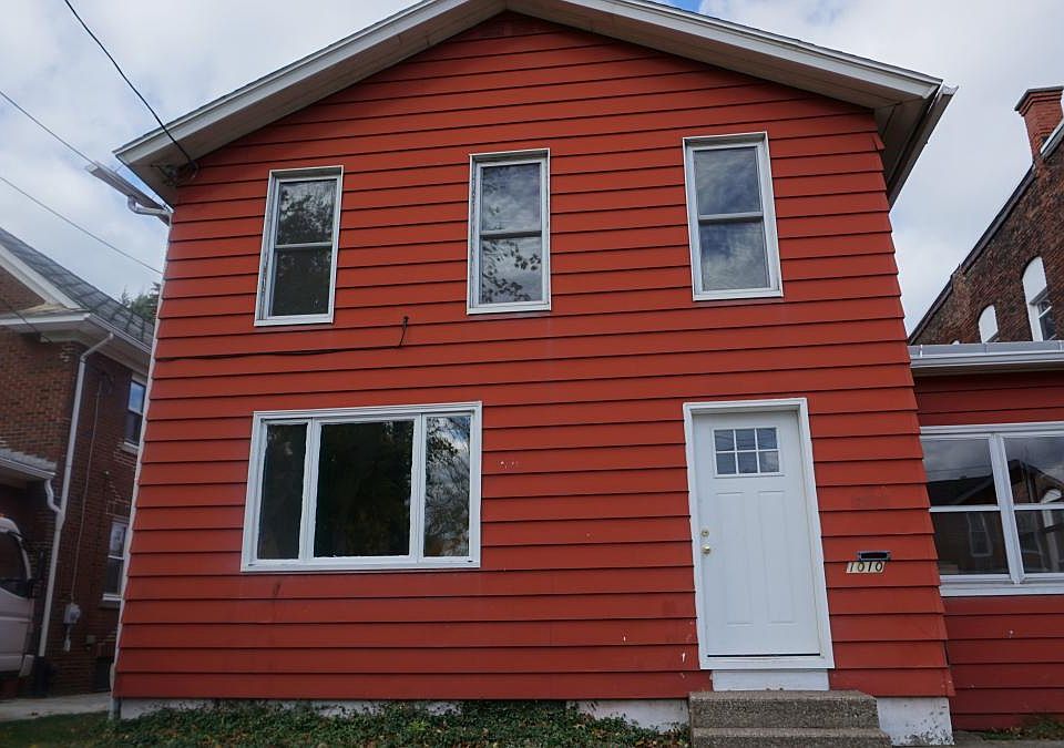 2nd image of 1010 W 6th St