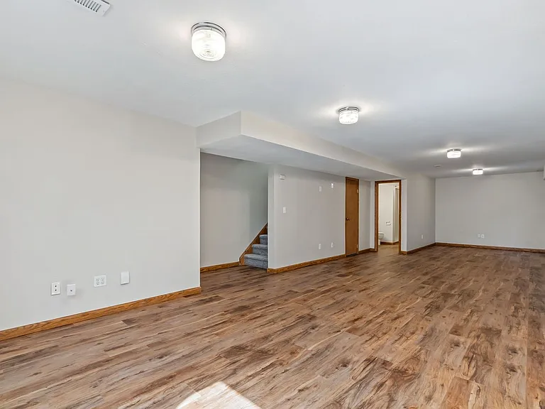 718 Justice Dr — Photo 21