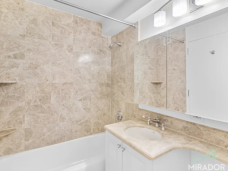 60 23rd St #1209 — Photo 4