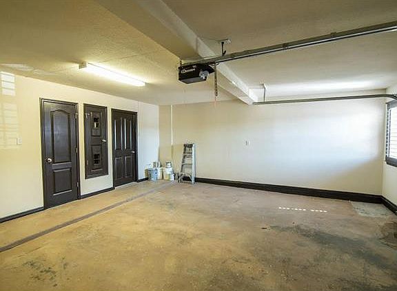 5th image of 413 Emerald Bluff Dr
